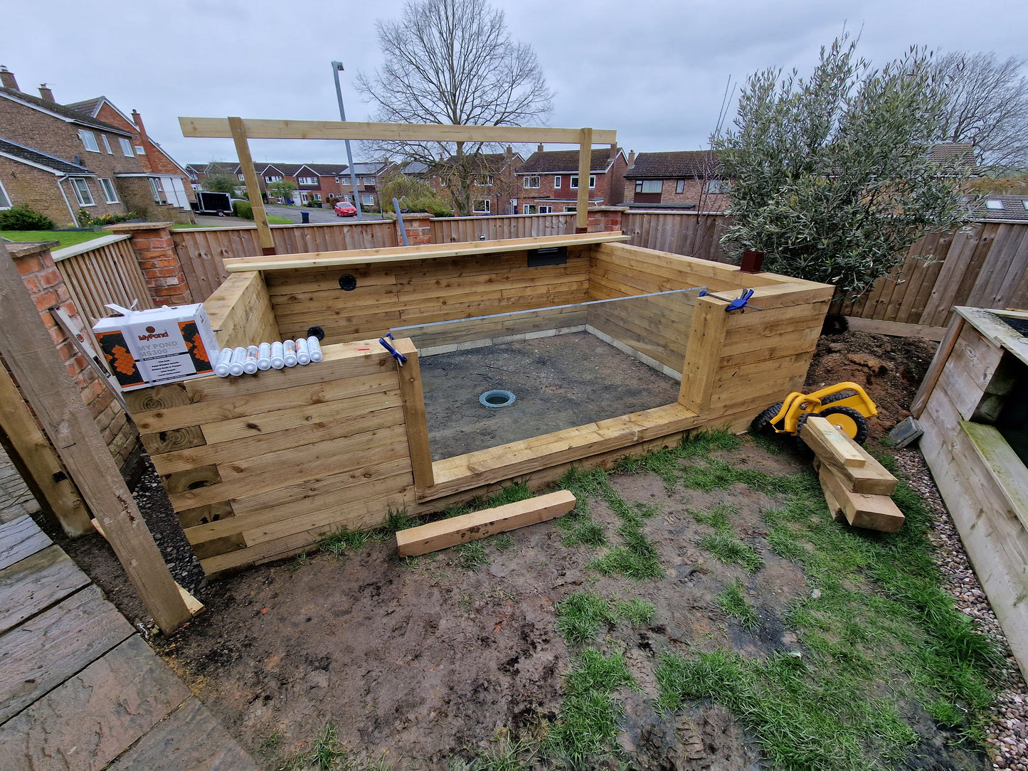 Create Your Own Pond | CWD Railway Sleeper Kit with Window